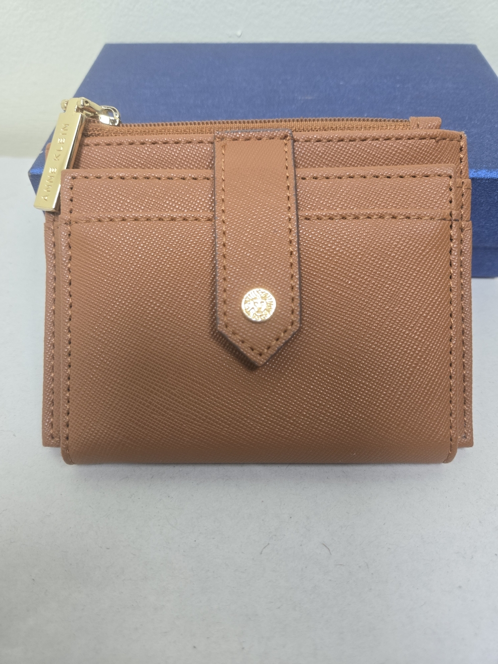 Anne Klein NWOT Tan Bi-Fold Wallet with Gold Logo Zip